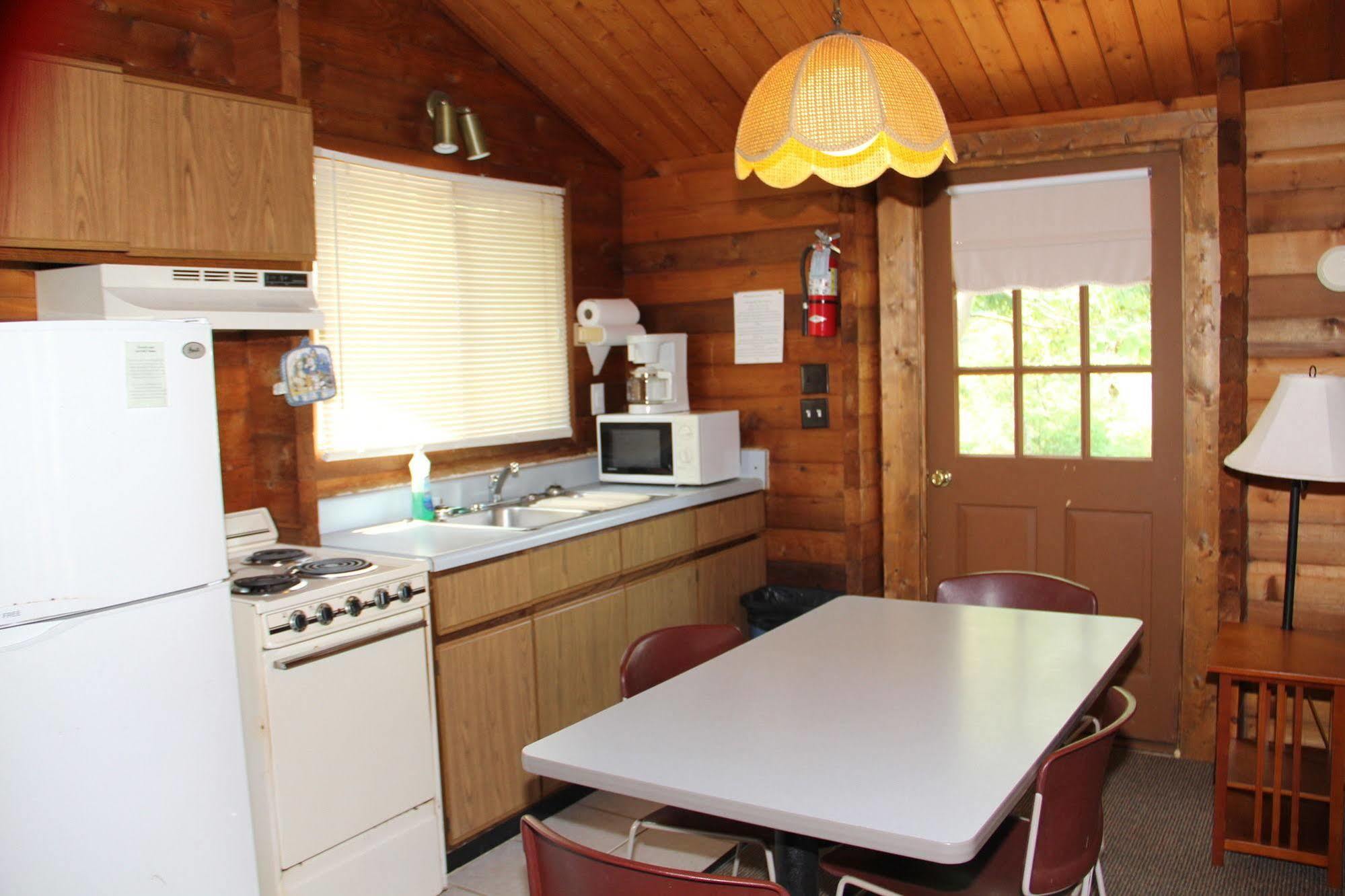 Chesapeake Bay Rv Resort Thousand Trails - Campground Gloucester Exterior photo